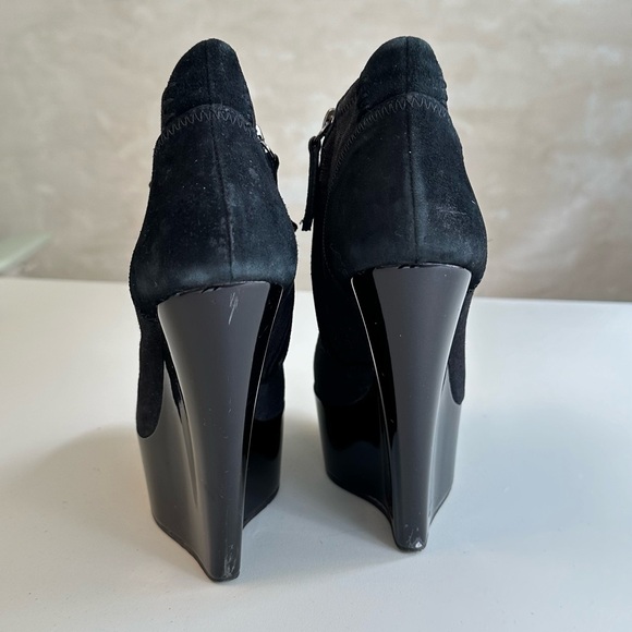 Giuseppe Zanotti Black Suede Platform - Picture 8 of 11